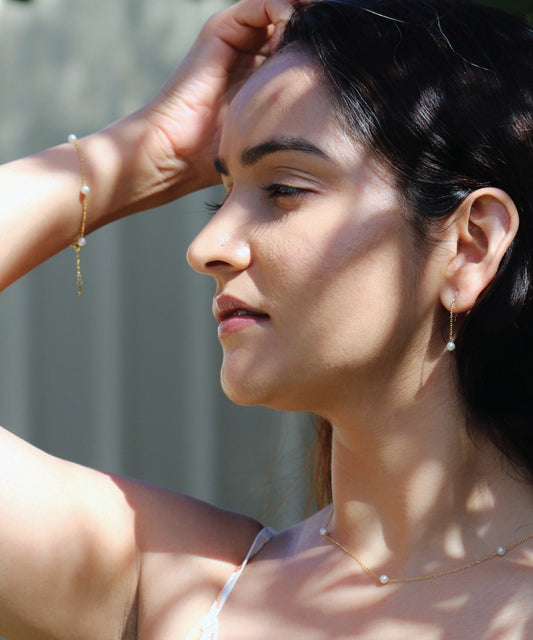 Timeless Radiance Set – Pearl Necklace, Bracelet & Earrings