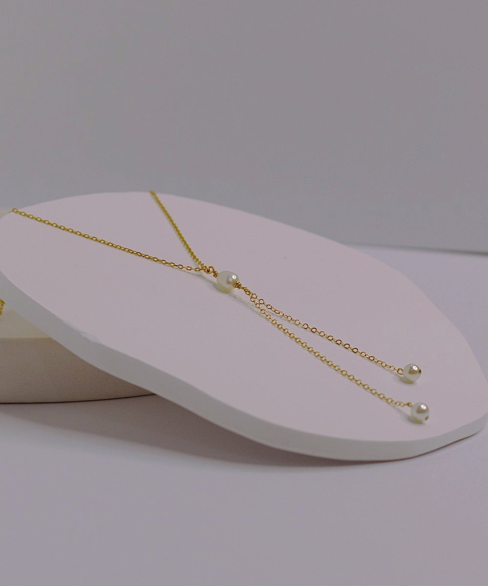 Luna Thread Pearl Necklace