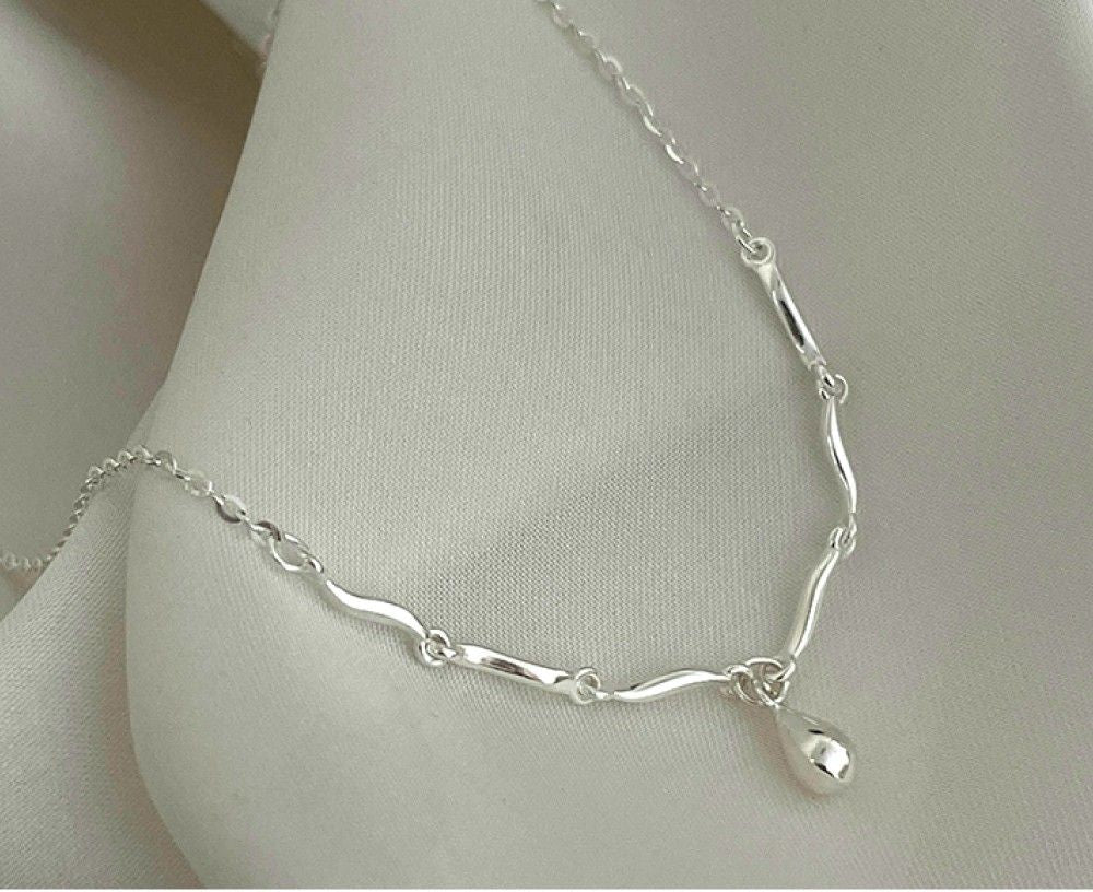 Regalia Silver Necklace