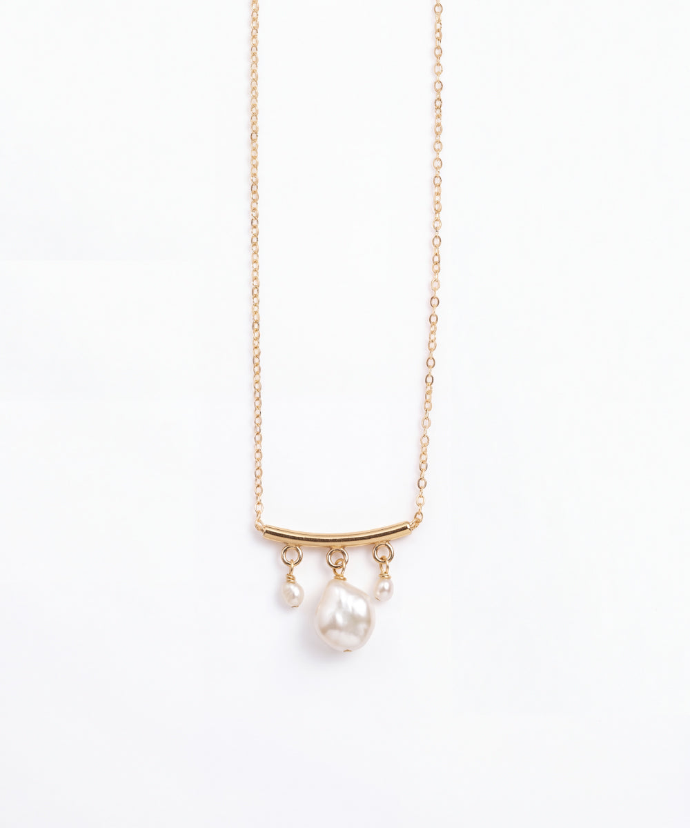 Golden Pearl Pendant Necklace