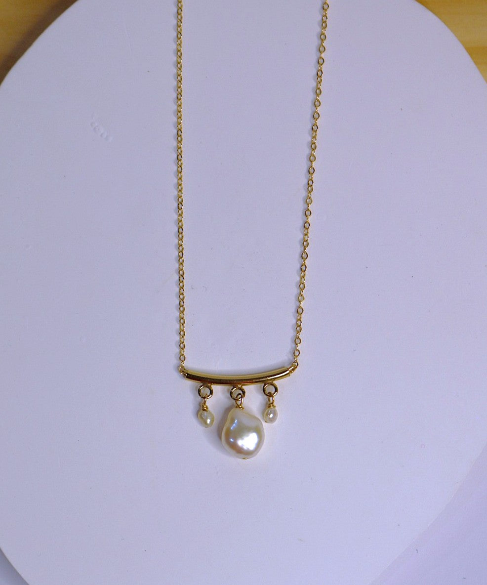 Golden Pearl Pendant Necklace