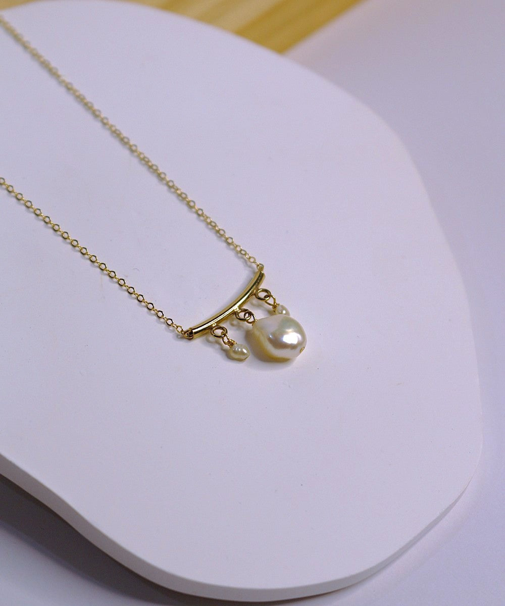 Golden Pearl Pendant Necklace