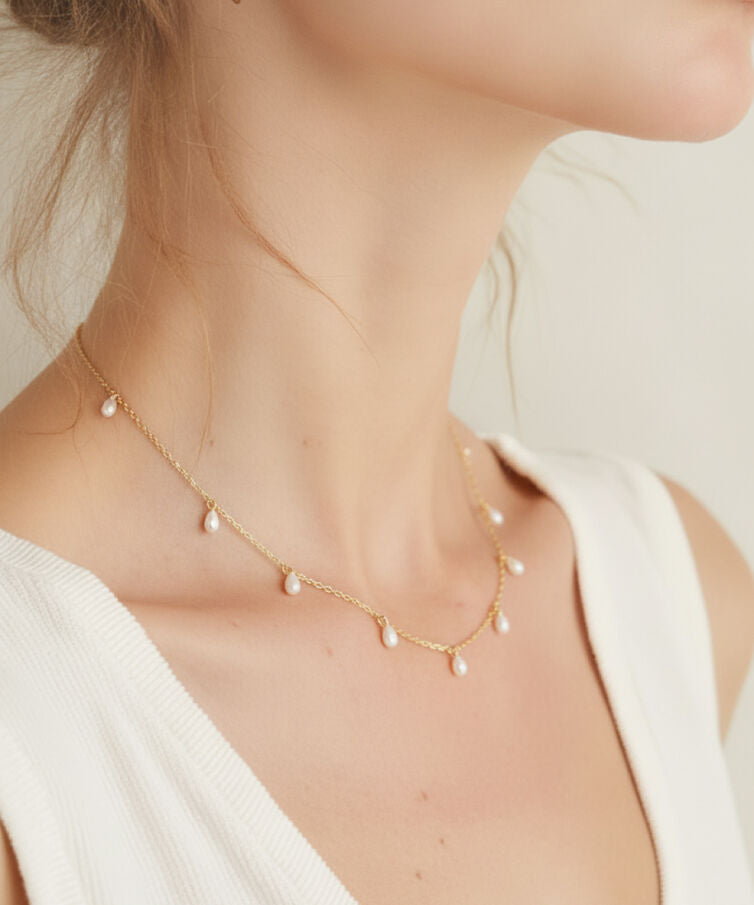 Celeste Drifting Pearl Necklace