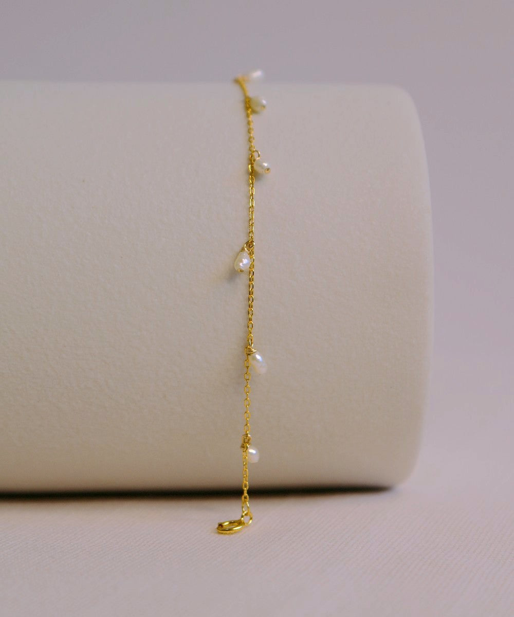 Celeste Drifting Pearl Bracelet